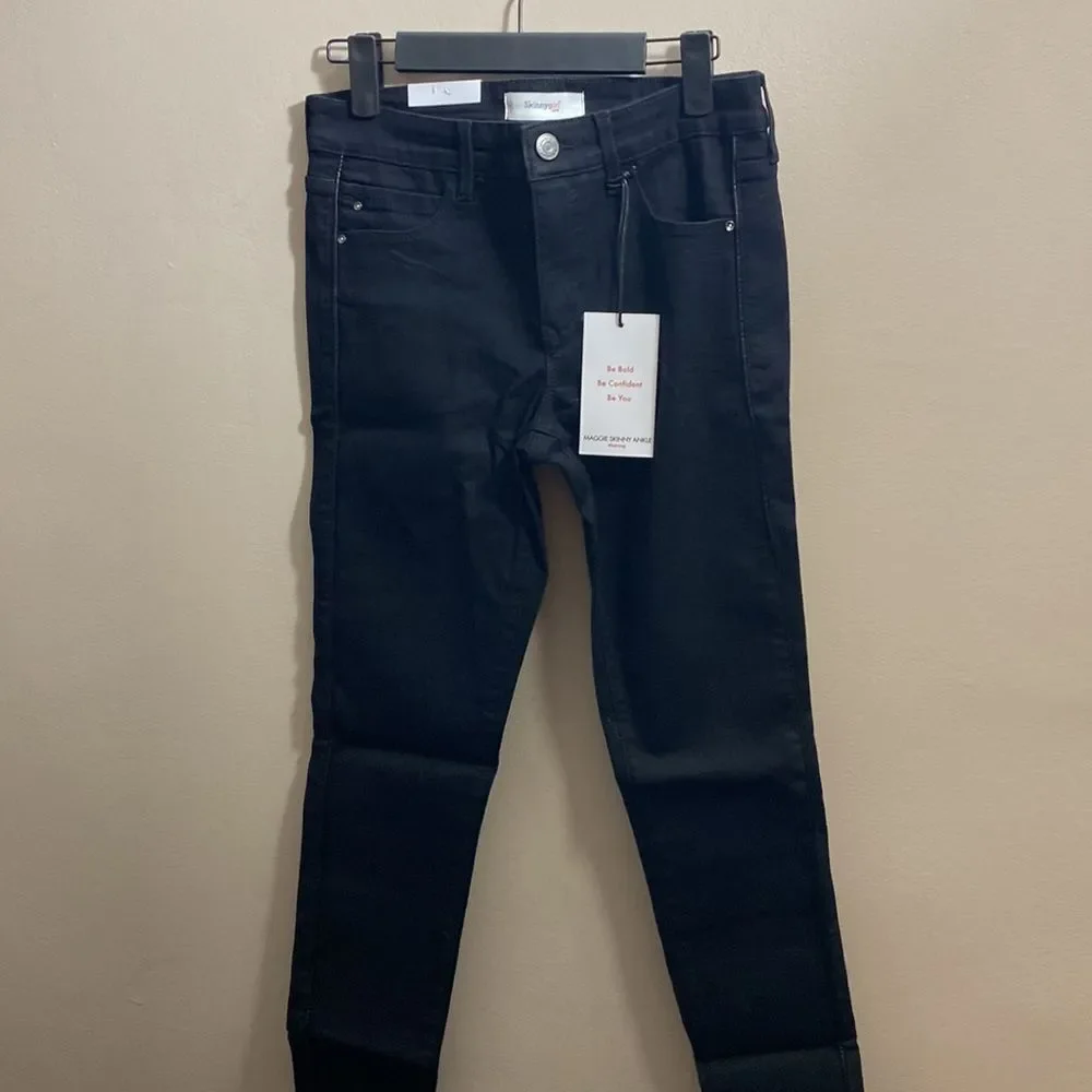 SKINNYGIRL BLACK JEANS MAGGIE ANKLE 26/2